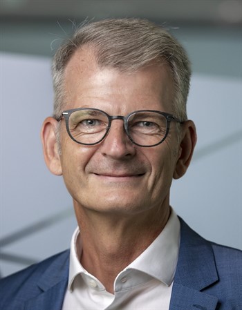 Profile picture of Dirk Walther