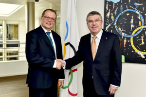 Lukas Hinder and Thomas Bach © IOC